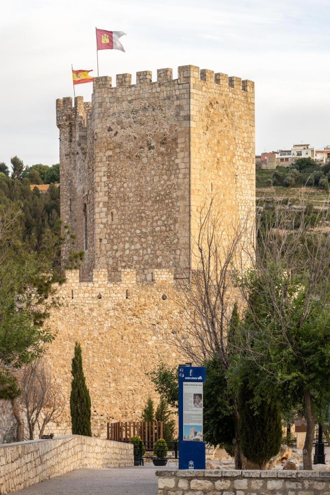 Complejo Mirador Del Castillo Alcala del Jucar Bagian luar foto